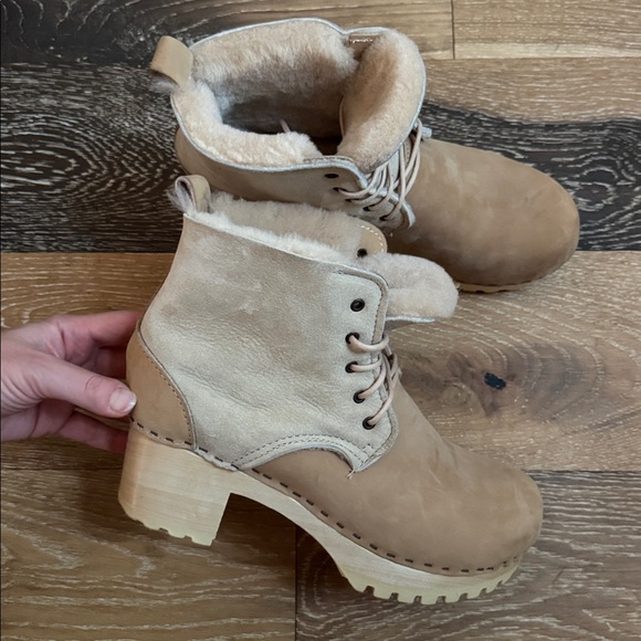 No. 6 Boot Clog in 100% Shearling, Lace Up Style, size 41 - Picture 1 of 7